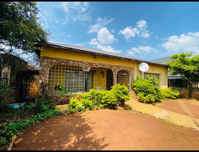 4 BEDROOM HOUSE FOR SALE IN BRIXTON